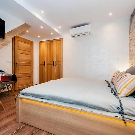 Ground Floor Gem Apartment Rovinj Exterior photo